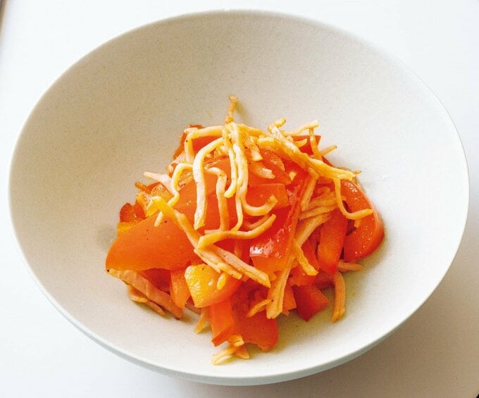 赤パプリカとハム