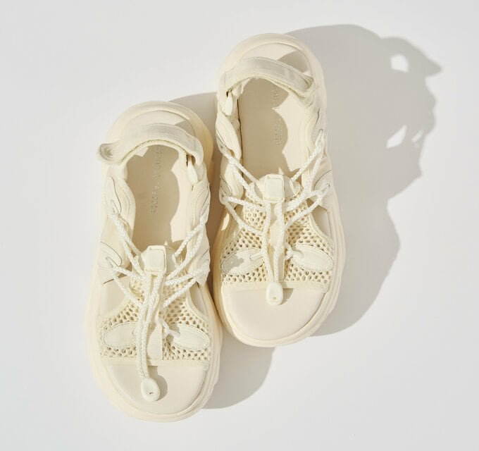 レースアップサンダル