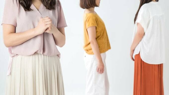 女性3人