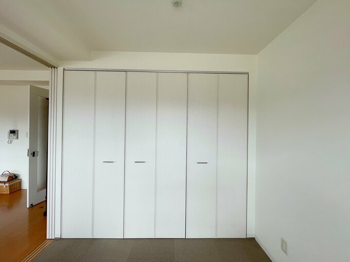 納戸の収納スペース