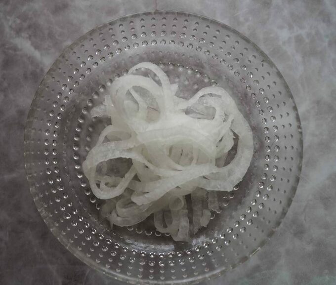 ヌードル状の大根