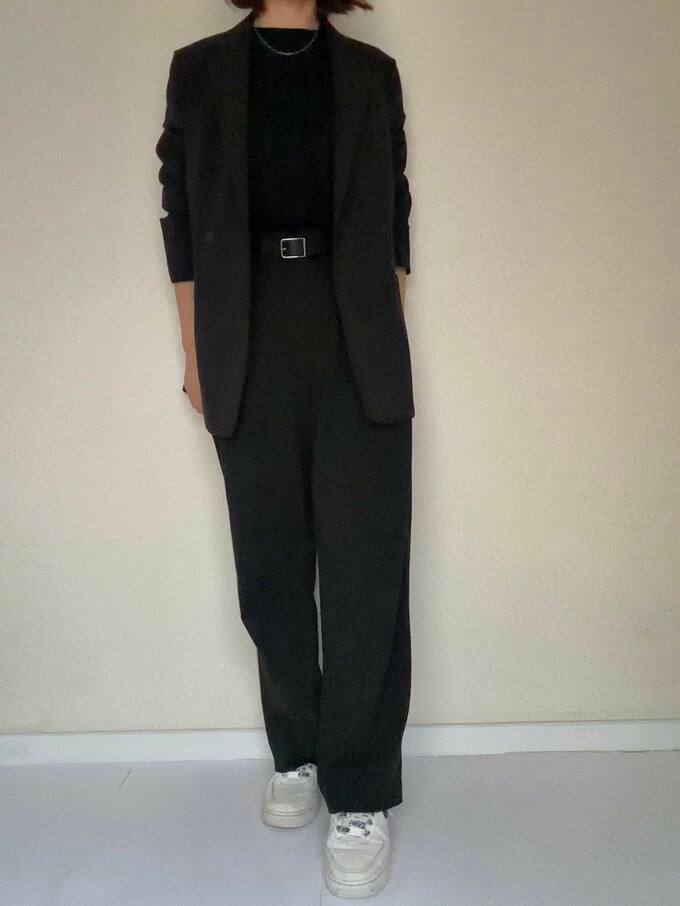 スニーカーのコーデ