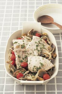 キノコとカジキのアクアパッツァ