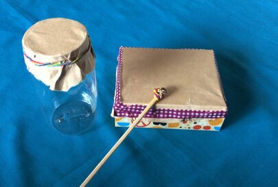 あき箱やビンがドラムに変身！子どもと一緒に手づくりして楽しもう