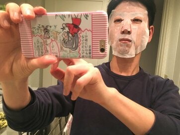 あえてのド定番美白！キュウリパックをやってみよう！＜4コママンガ・ゆきち先生の美意識家の美しき日常＞