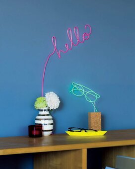 “ネオンサイン”を1時間でハンドメイド！ポップでレトロな世界を楽しんで