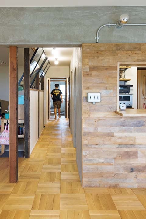 LDKから寝室へ続く廊下