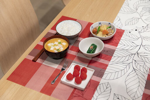 料理セットやや明るい