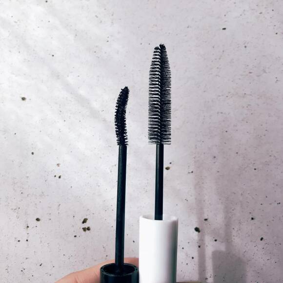 マスカラと比べたブラシ