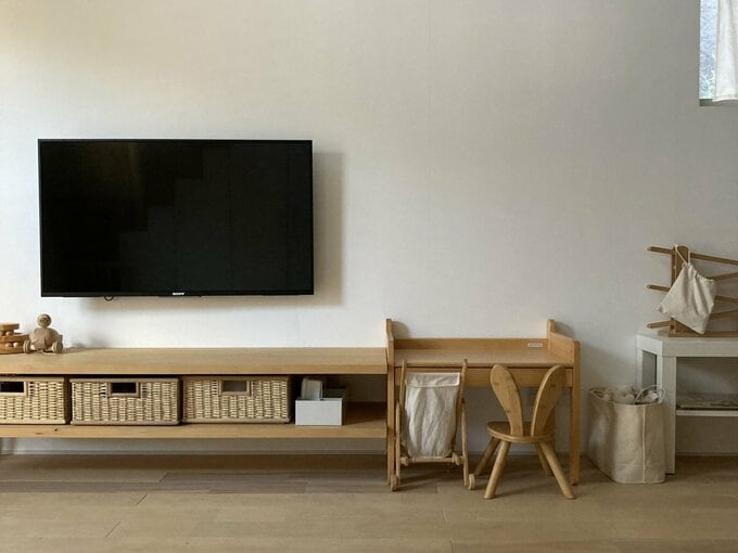 テレビボードに収納