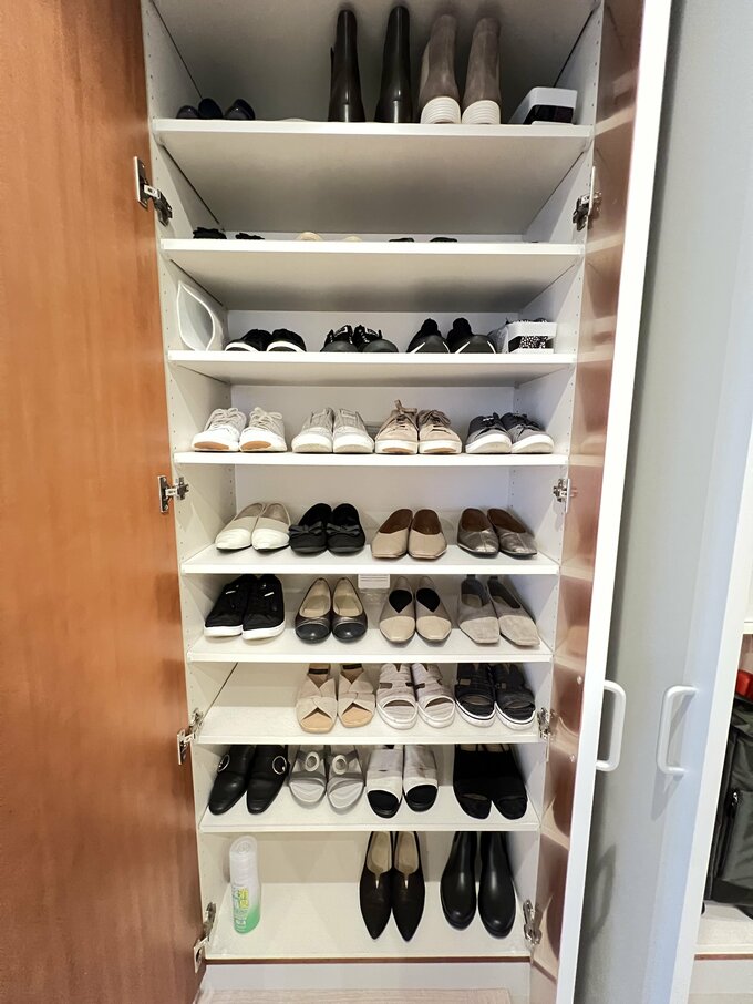 整頓されたシューズクローク