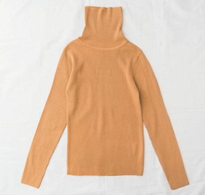 タートルネックのセーター