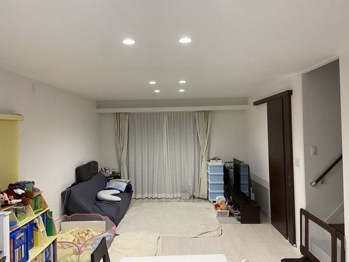 キッチンから見たリビング