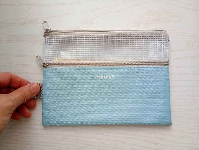 「A6 Wファスナーケース バイカラー（税込110円）」