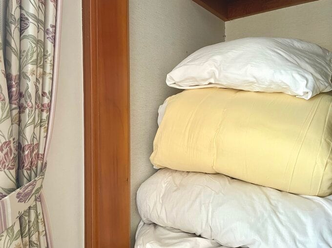 たたまれた布団