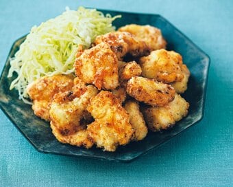 鶏胸肉と豚こま肉がおいしくなる。カルディ愛好家がこっそり教える「万能ソース」