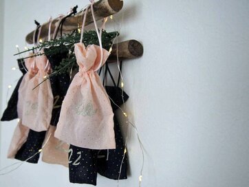 100円のミニ巾着でアドベントカレンダーが即つくれる