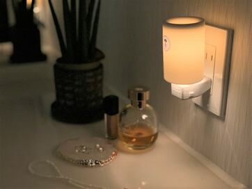 電気式アロマランプで、部屋が映える＆香りに癒される！夜のお酒の時間がいい感じ