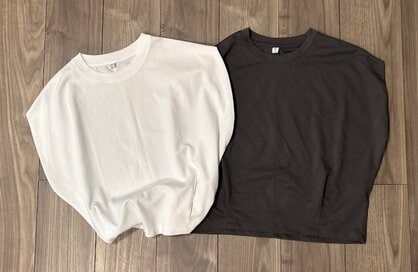 アラフォーが迷わず2色買いした「GUの着やせトップス」コーデ。990円で無限に着まわせる！