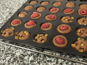 今回は、直径4cmのシリコン型を使って、約35個できました。