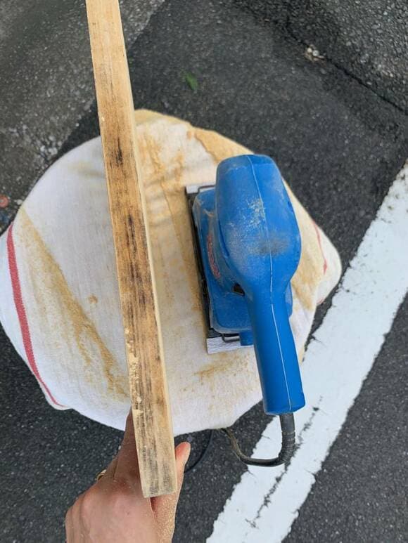 数る前のまな板の側面