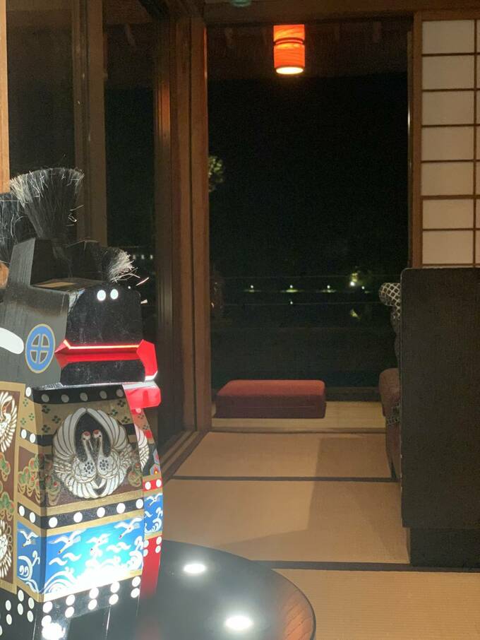 八幡馬ラウンジ