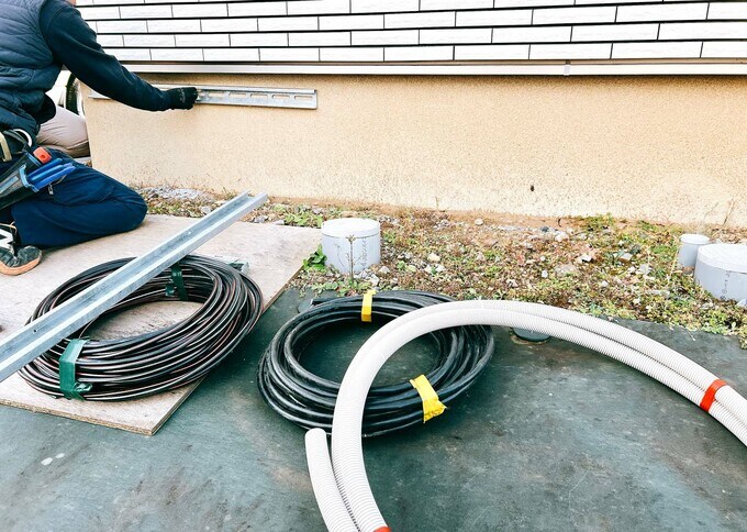 基礎づけ架台を設置