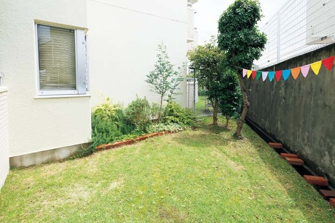 専用庭付きで戸建て感のある1階住戸