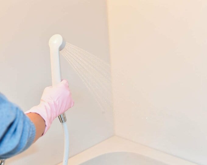 シャワーで流す