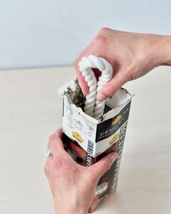 ロープを押し込む