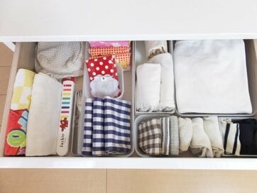 やって正解だったリビングの「引き出し収納術」。登園準備がスムーズでストレスがなくなった