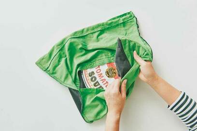 初心者向け洋服リメイク。Tシャツがクッションカバーに変身