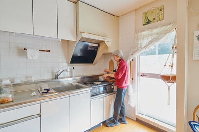 月4万円の年金で暮らす75歳・節約家のもの選び。「20歳のときの服を今でも着ています」：2025年7月トップ10