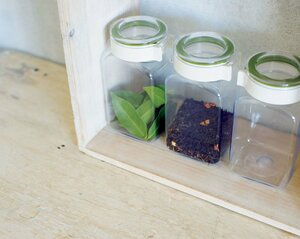 ワンタッチで開閉でき上からも中身が見える