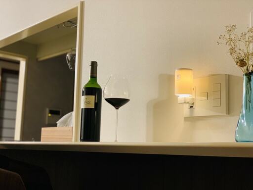 赤ワインとアロマランプを楽しむ