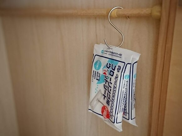 穴あけはまとめて、在庫分も重ねておく