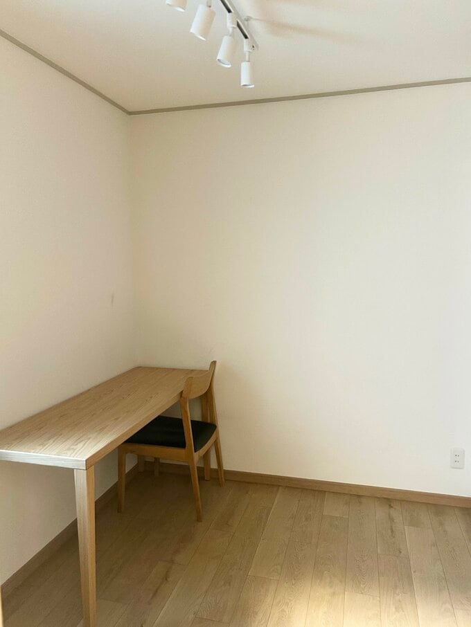 竹澤さんの配信部屋。朝の自由時間に収録する