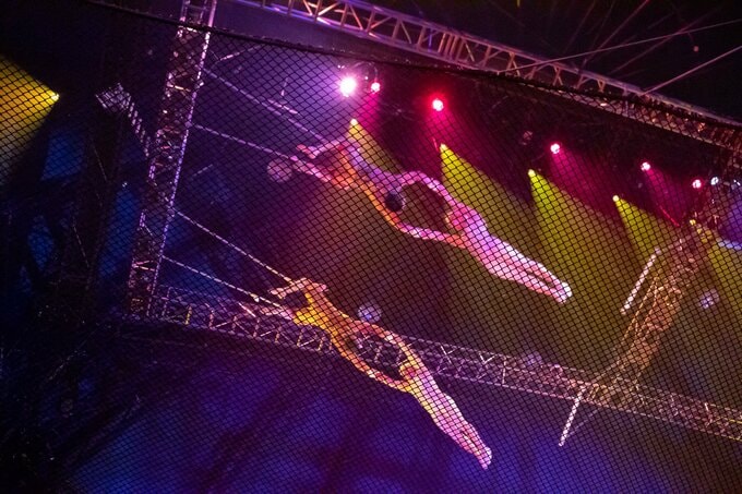 フライング・トラビス