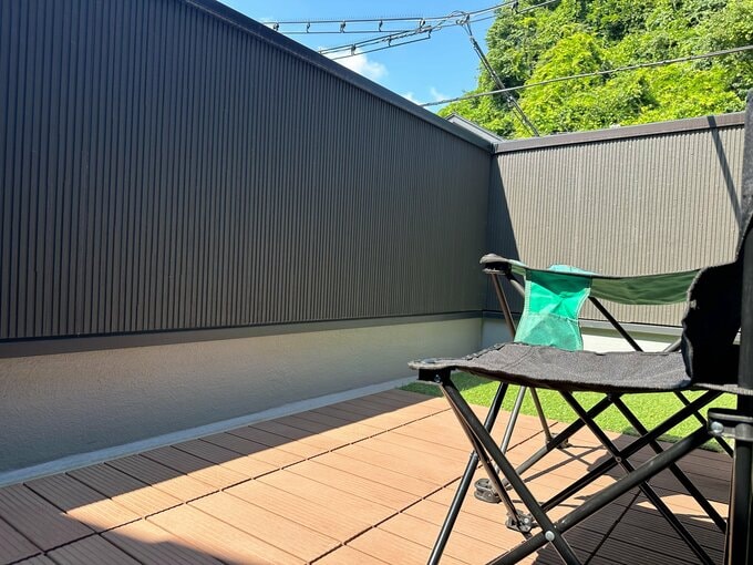 ベランダとイス