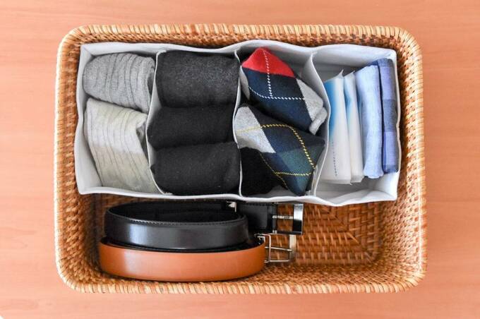 仕切って小物を収納