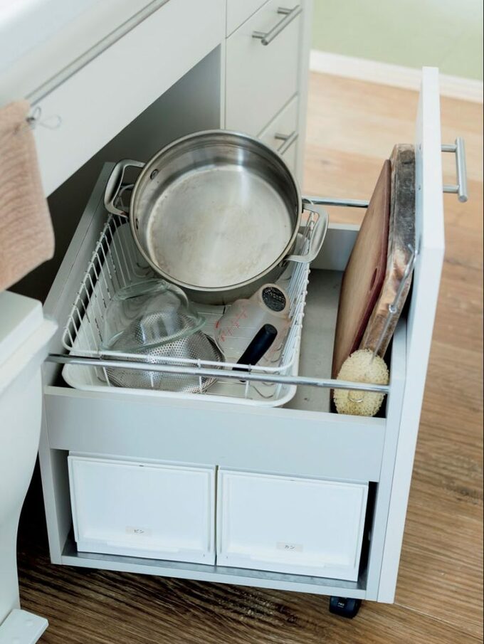 シンクした引き出しお鍋