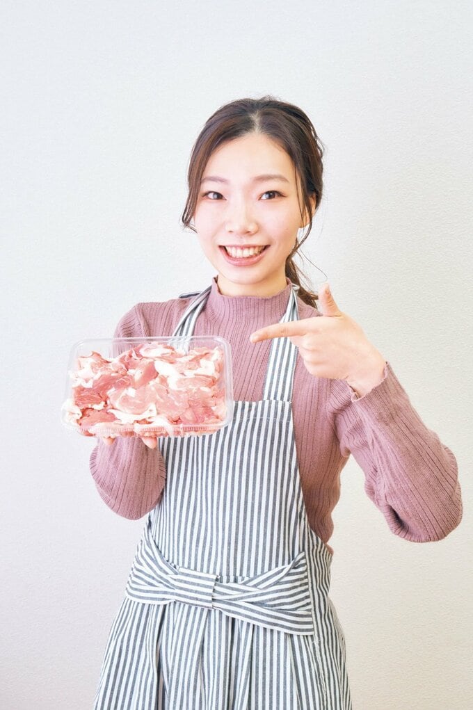 豚小間もつ女性