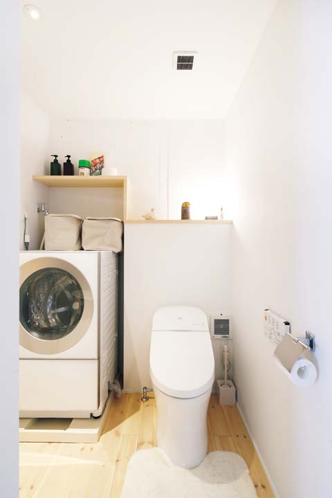 トイレ内に濯機置き場を