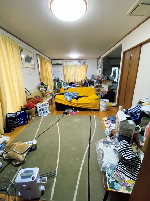 荷物たくさん和室