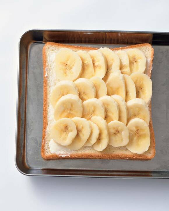 食パンにバナナ