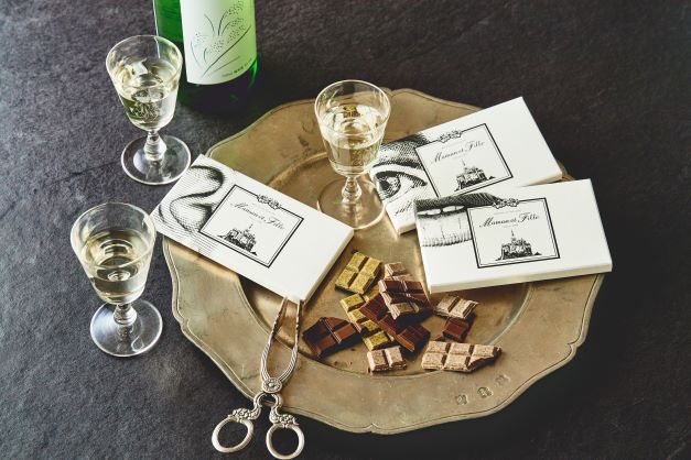 チャテタブレットと白鶴ブラン