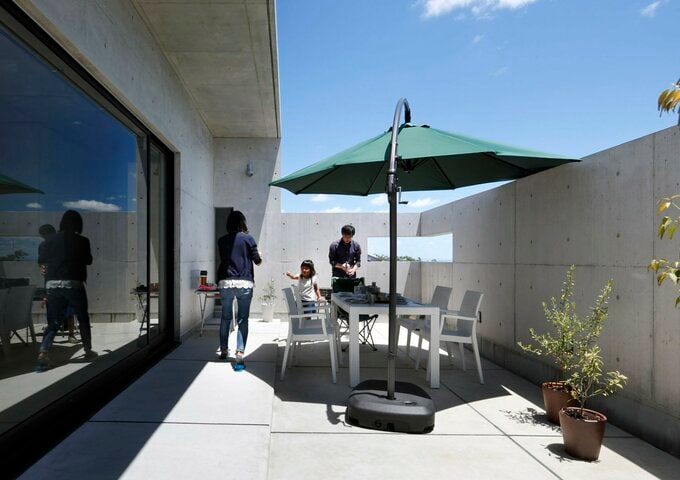 バーベキューが楽しめるアウトドアリビング