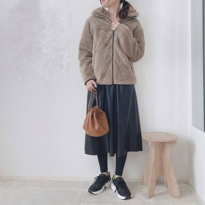 スカートを合わせてもかわいくまとまります