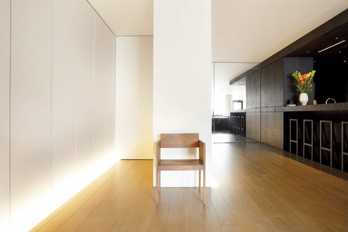 リビングから玄関方向を見たところ