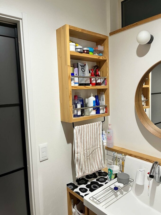 洗面台脇の収納